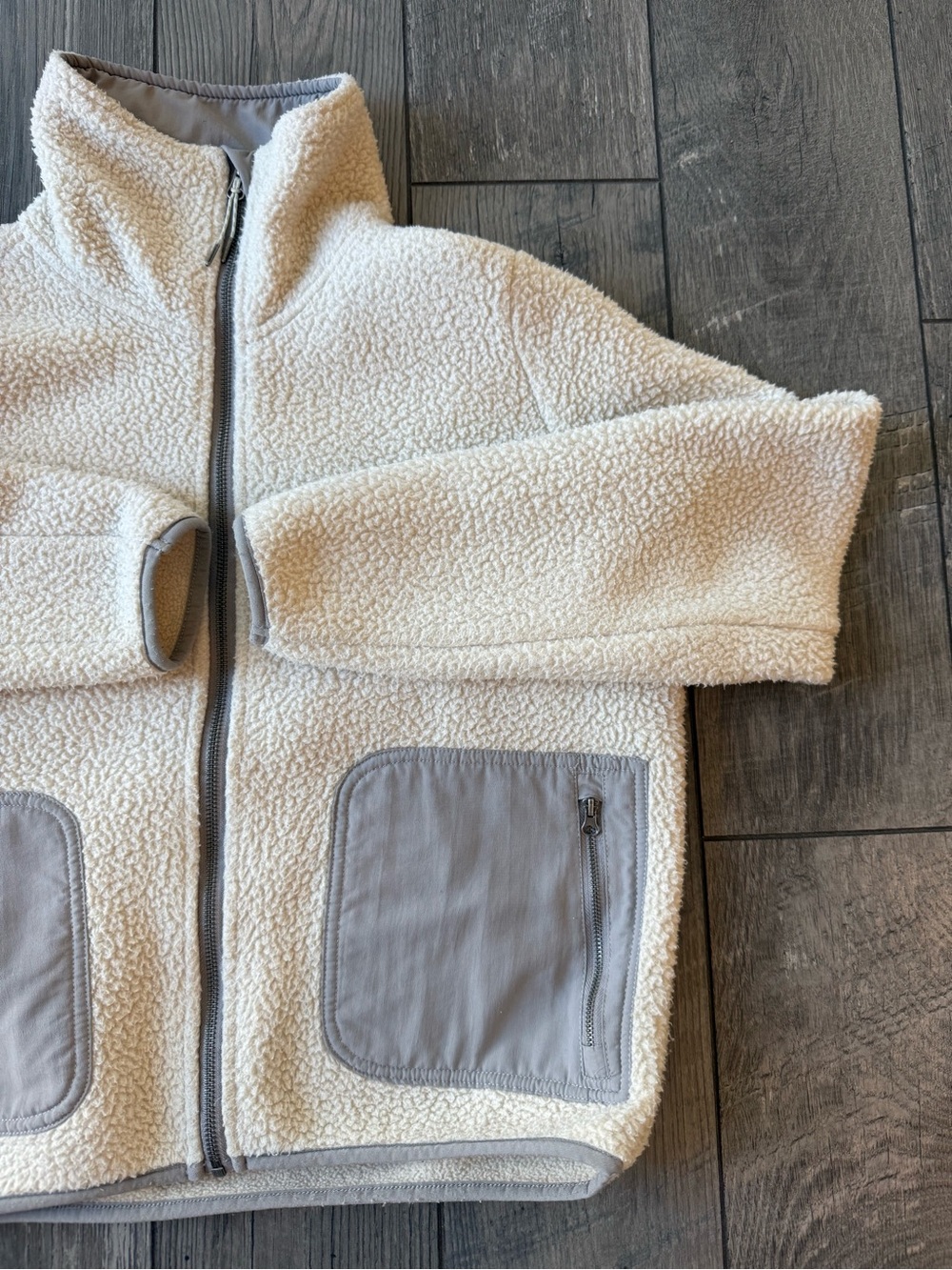 Vuori Women's Alpine Sherpa Jacket - Picture 3 of 7